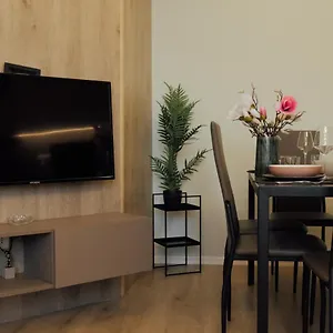 newly-renovated-apartment.hotels-in-tirana.com/